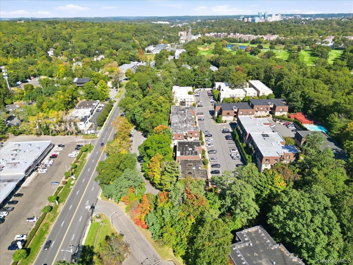 330 Central Park Avenue Unit: F12 thumbnail 19