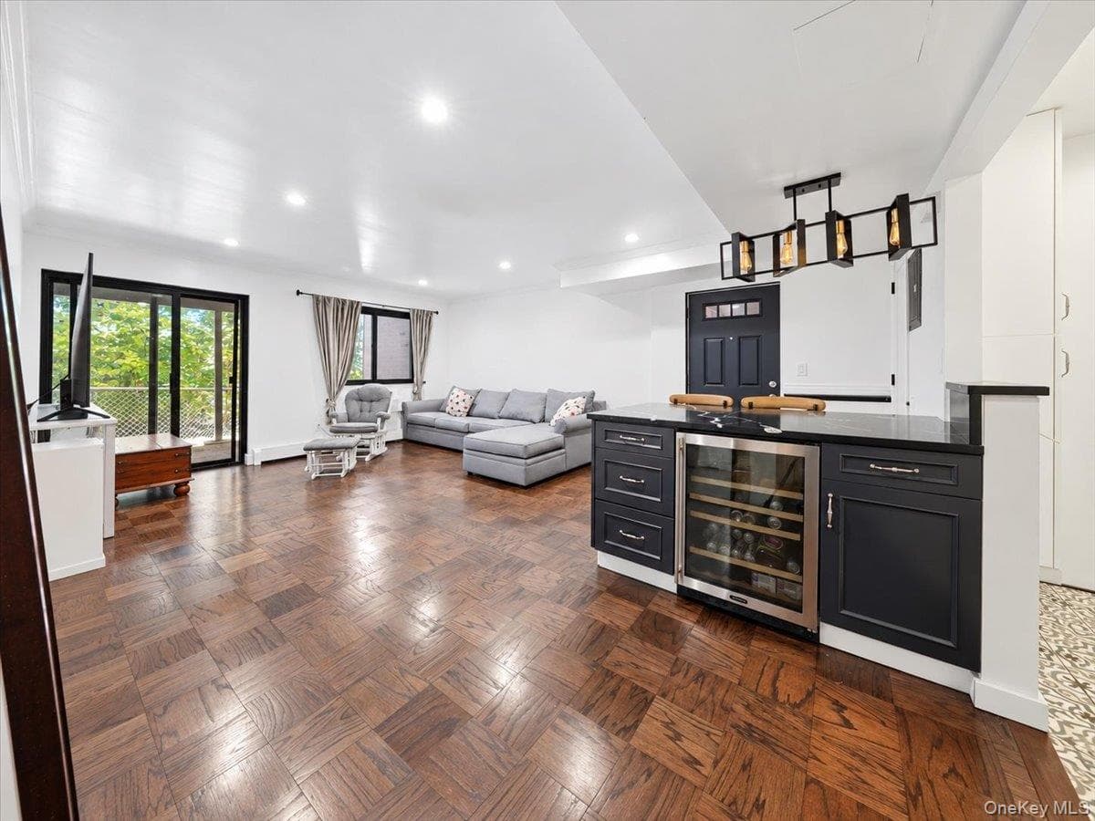 330 Central Park Avenue Unit: F12 thumbnail 8