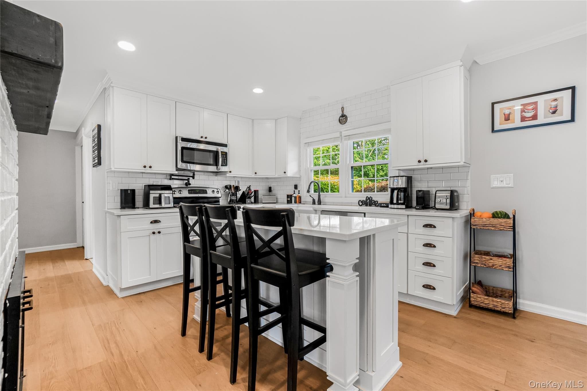 93 Duckpond Drive thumbnail 4