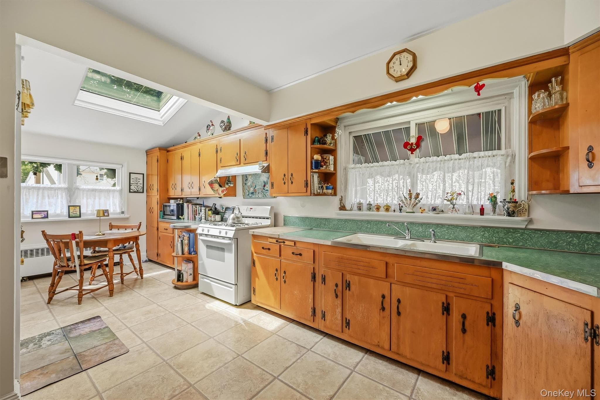 61 E Maple Avenue thumbnail 24