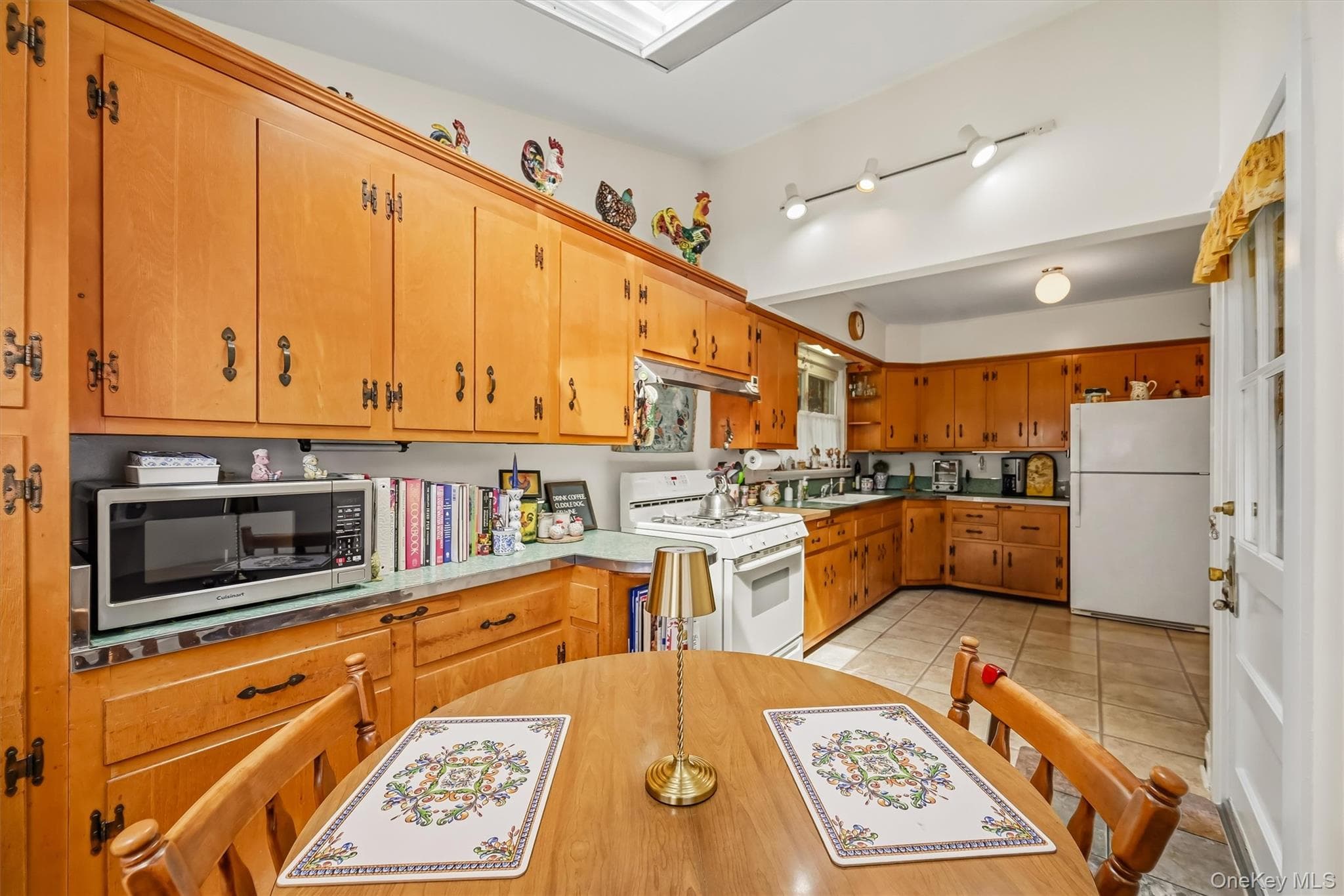 61 E Maple Avenue thumbnail 27