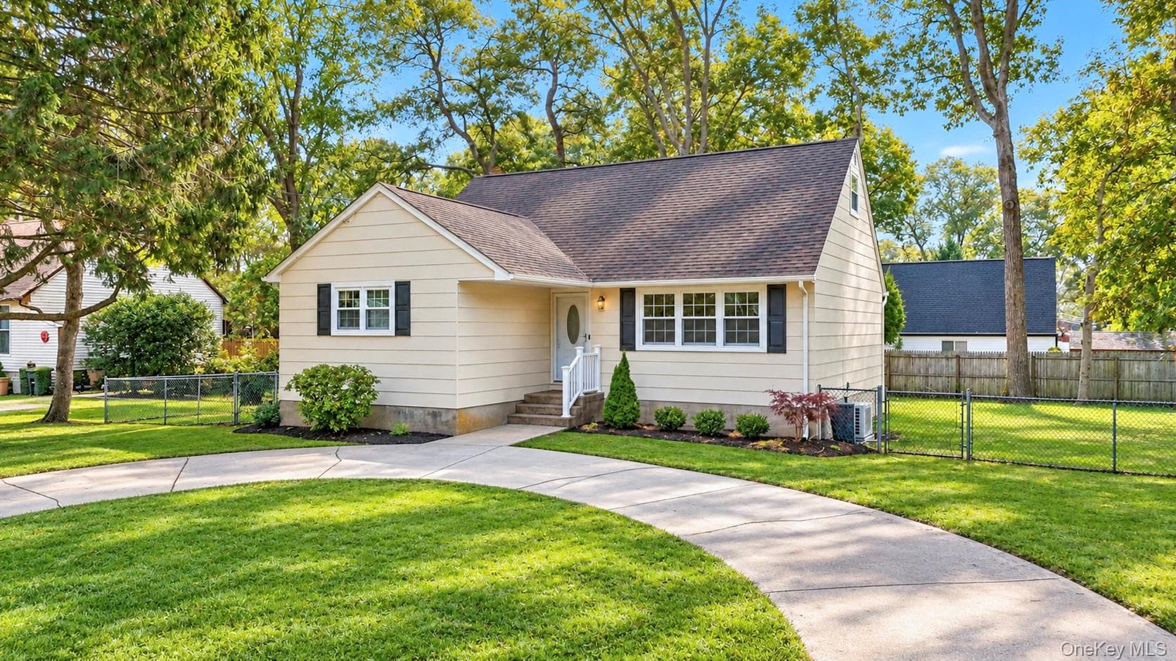 124 Officials Avenue, Holbrook