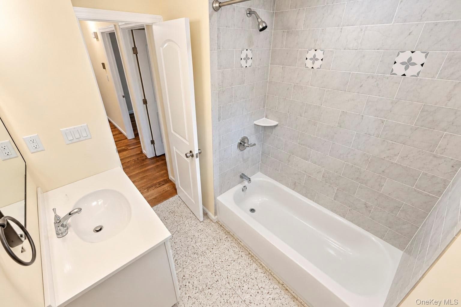 124 Officials Avenue thumbnail 29