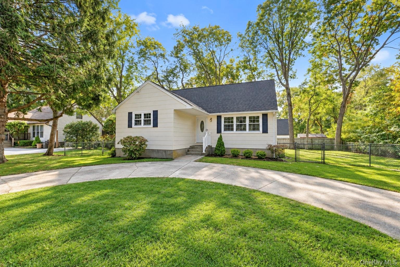 124 Officials Avenue thumbnail 3