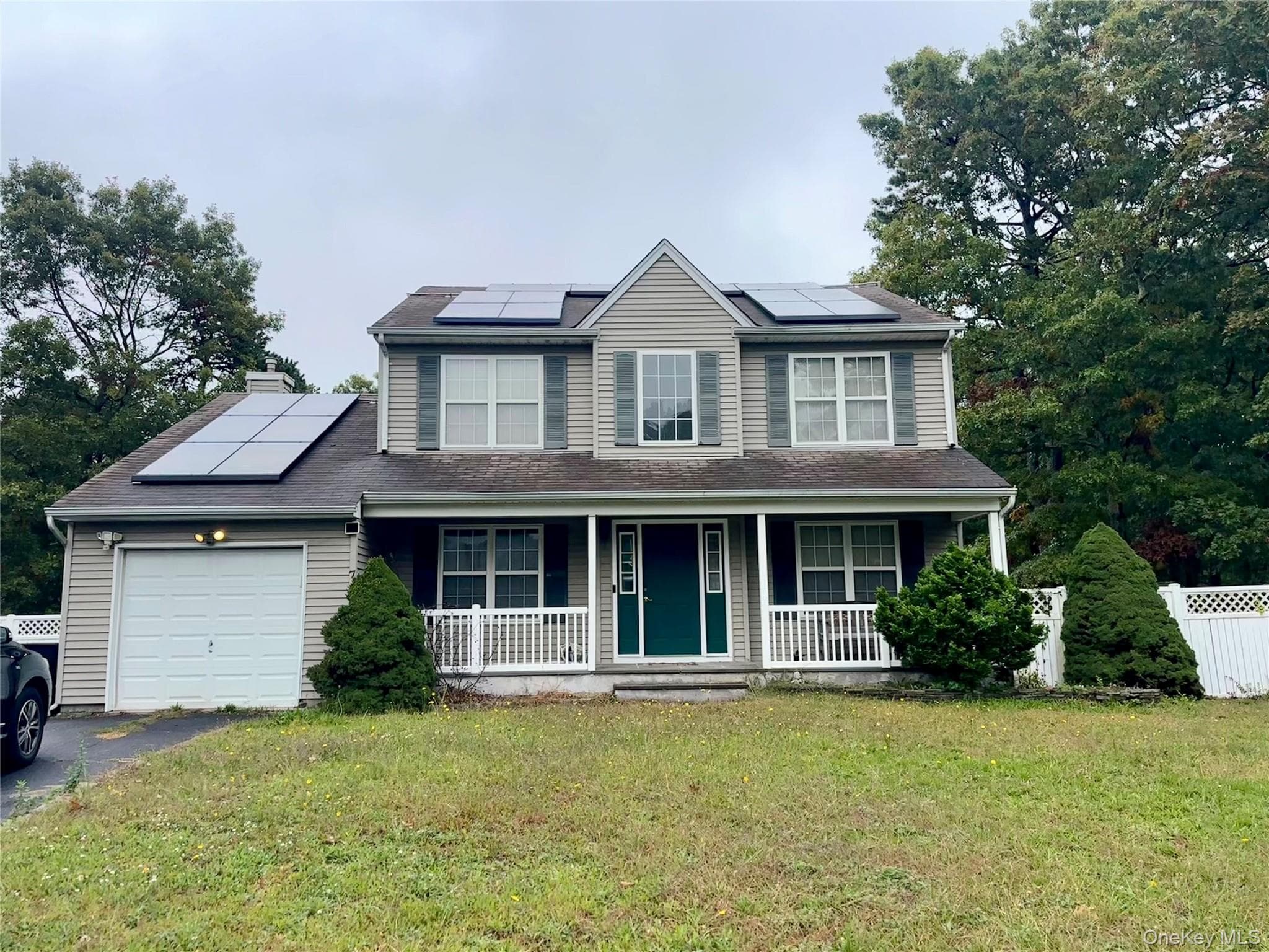7 Redbud CT, Middle Island