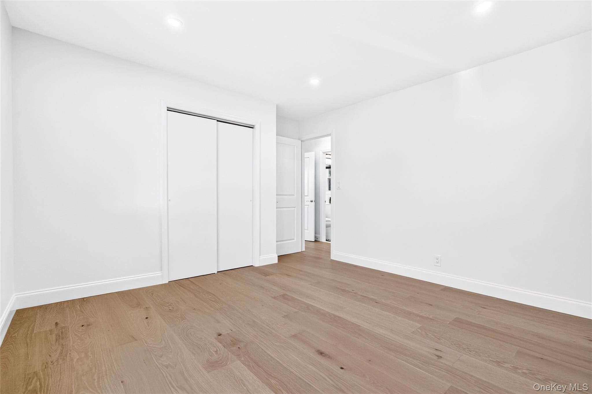 16 Saratoga Road thumbnail 19