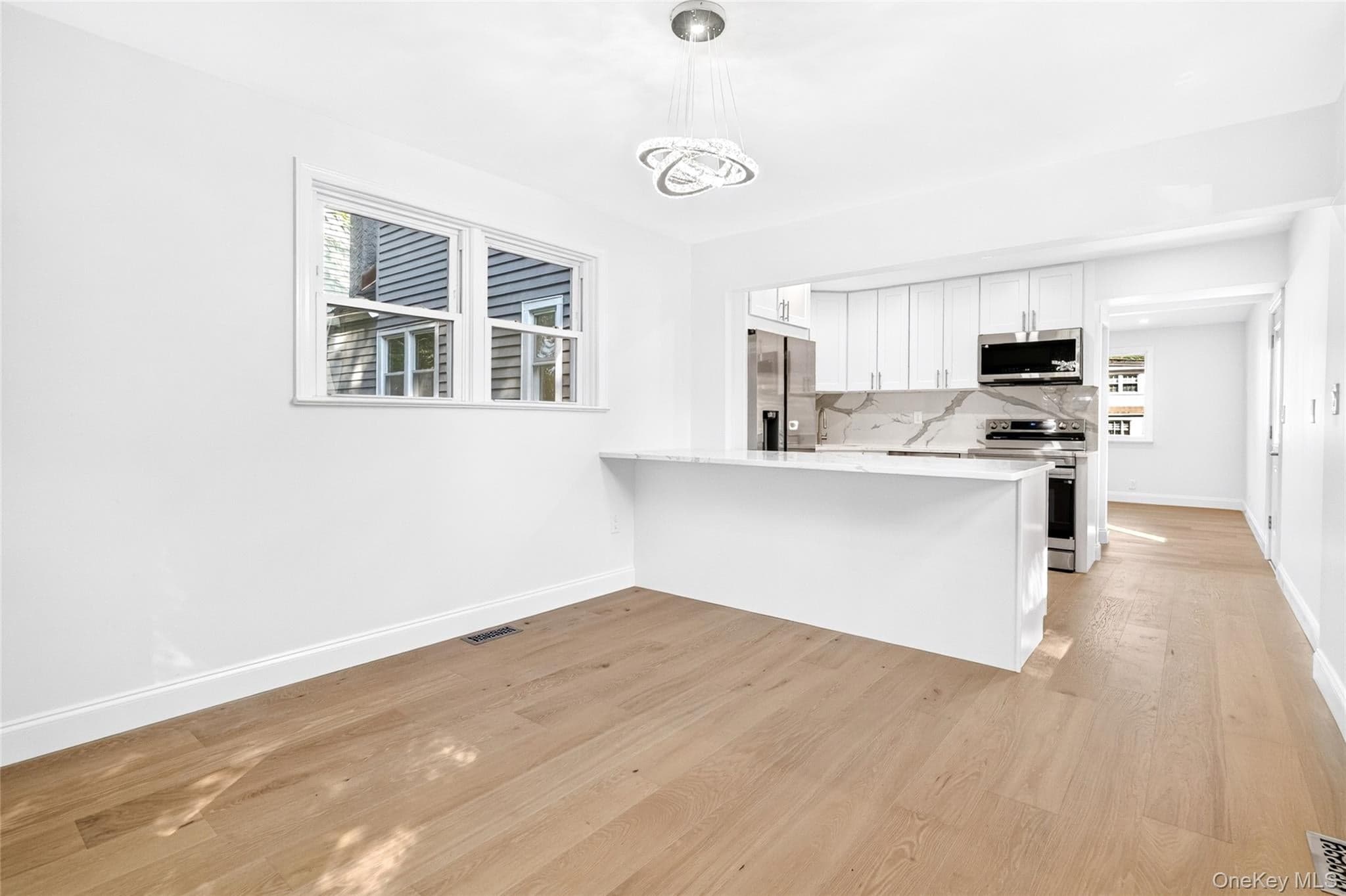 16 Saratoga Road thumbnail 12