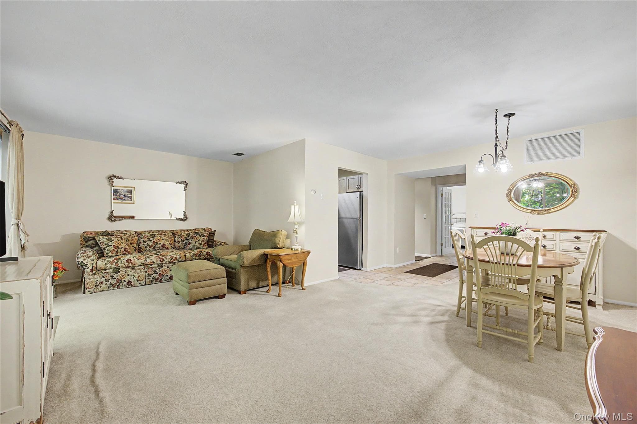160 Carriage Court Unit: D thumbnail 6