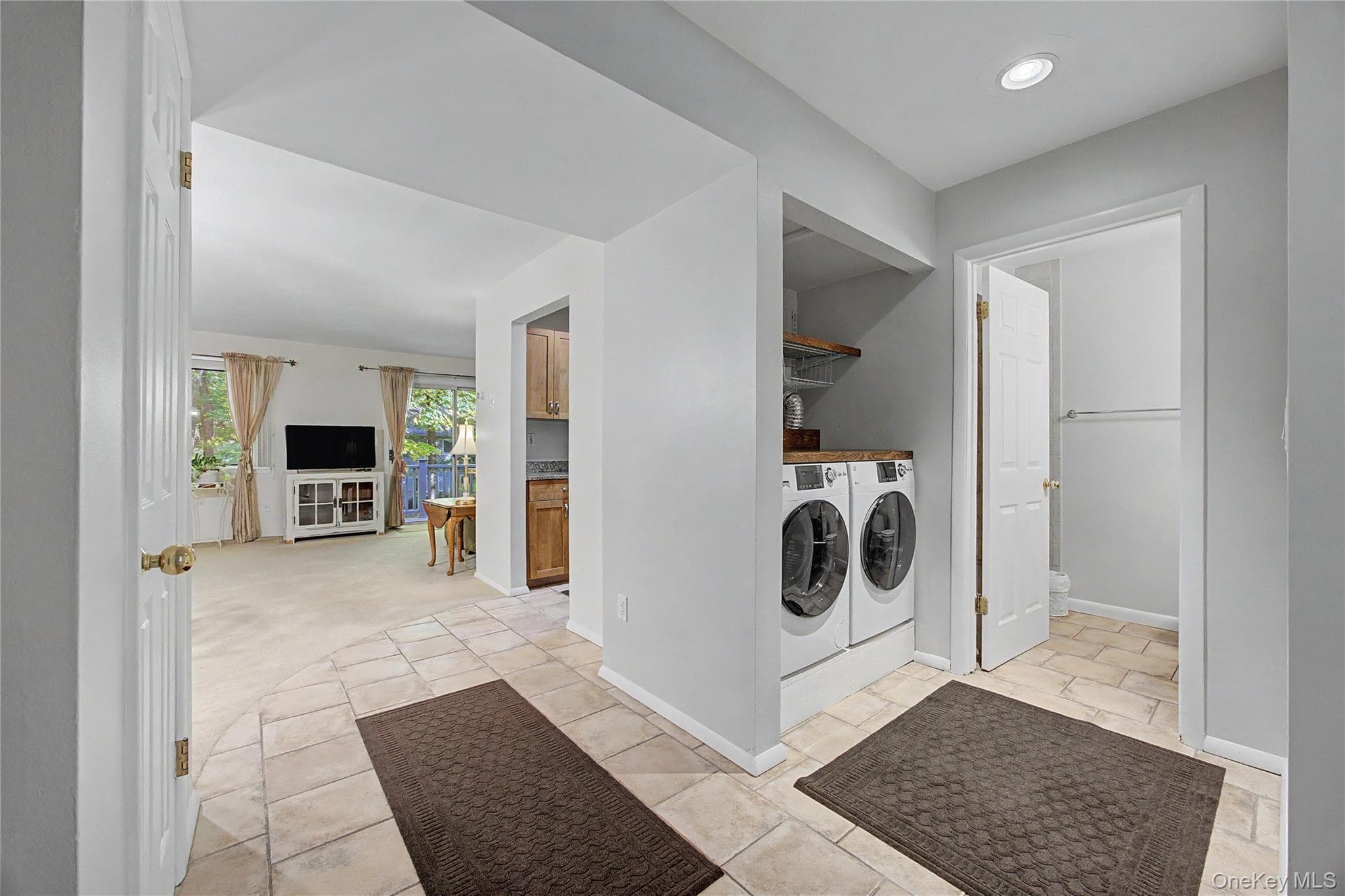160 Carriage Court Unit: D thumbnail 17