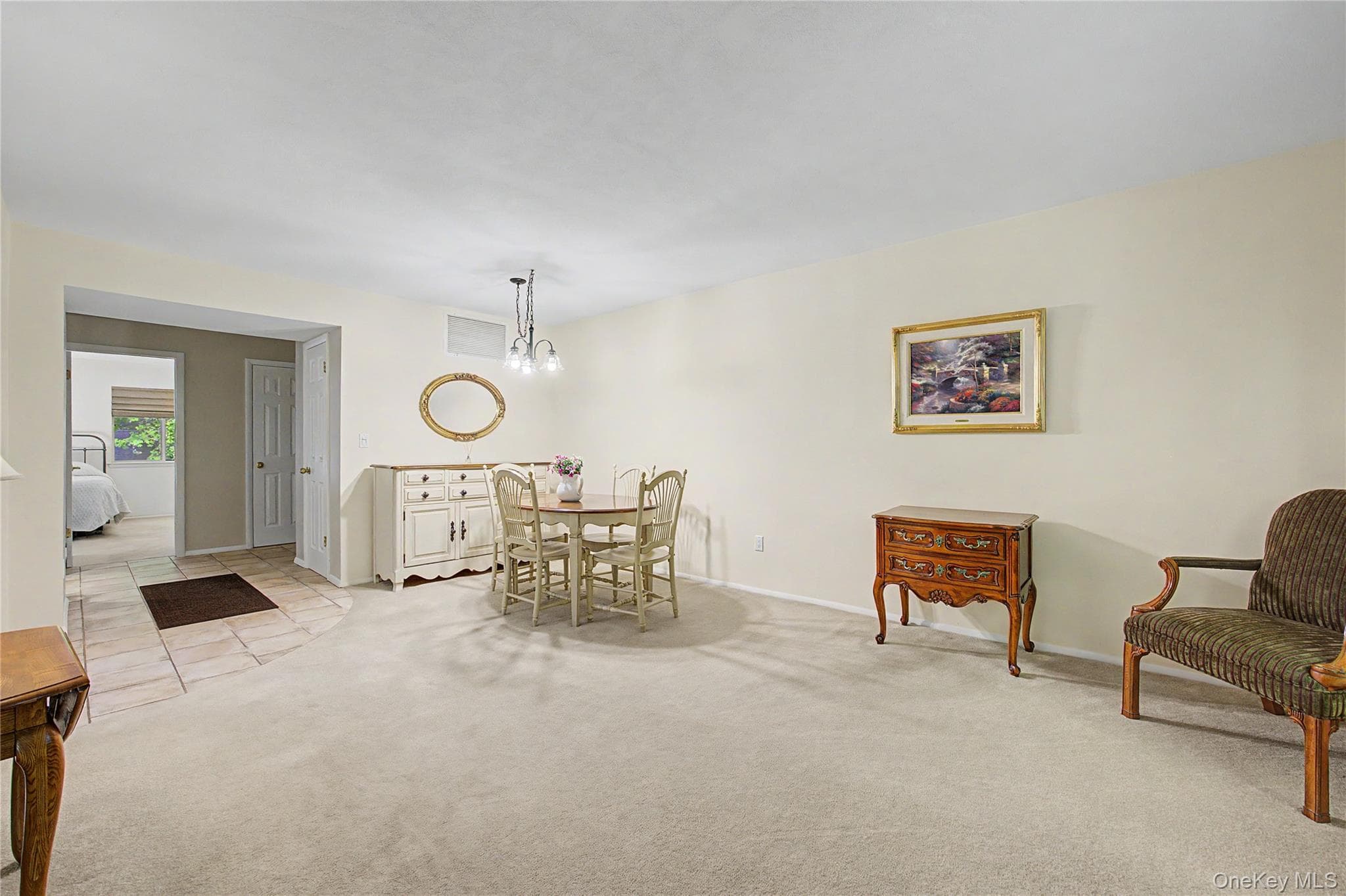 160 Carriage Court Unit: D thumbnail 5
