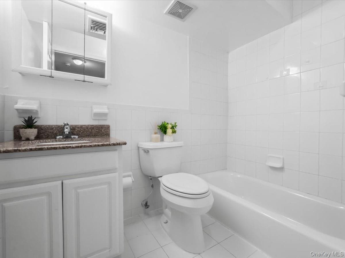 1 Patricia Lane Unit: 305 thumbnail 14