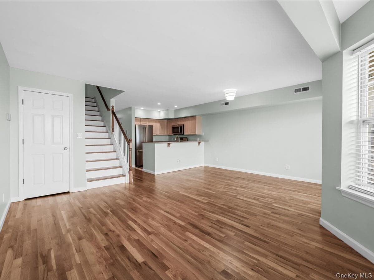 1 Patricia Lane Unit: 305 thumbnail 4