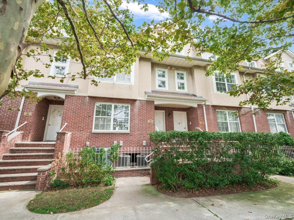 1 Patricia Lane Unit: 305 photo 1