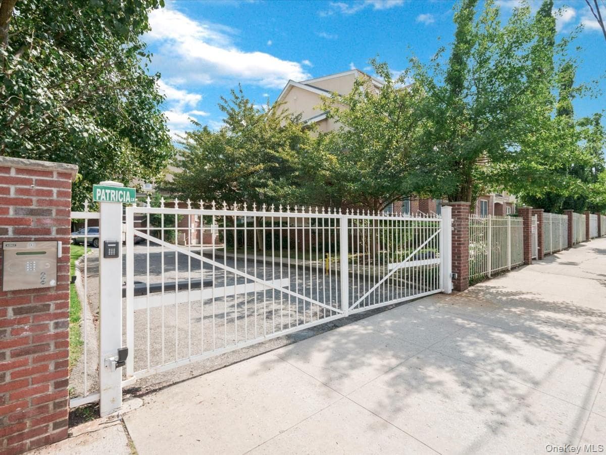 1 Patricia Lane Unit: 305 thumbnail 2