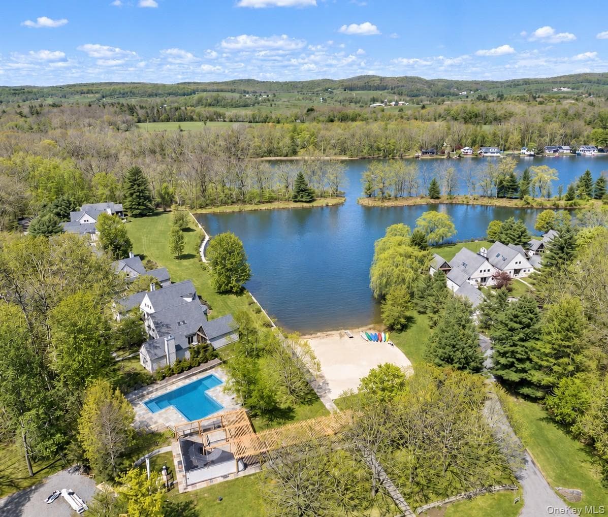 322 Arcadia Drive thumbnail 2