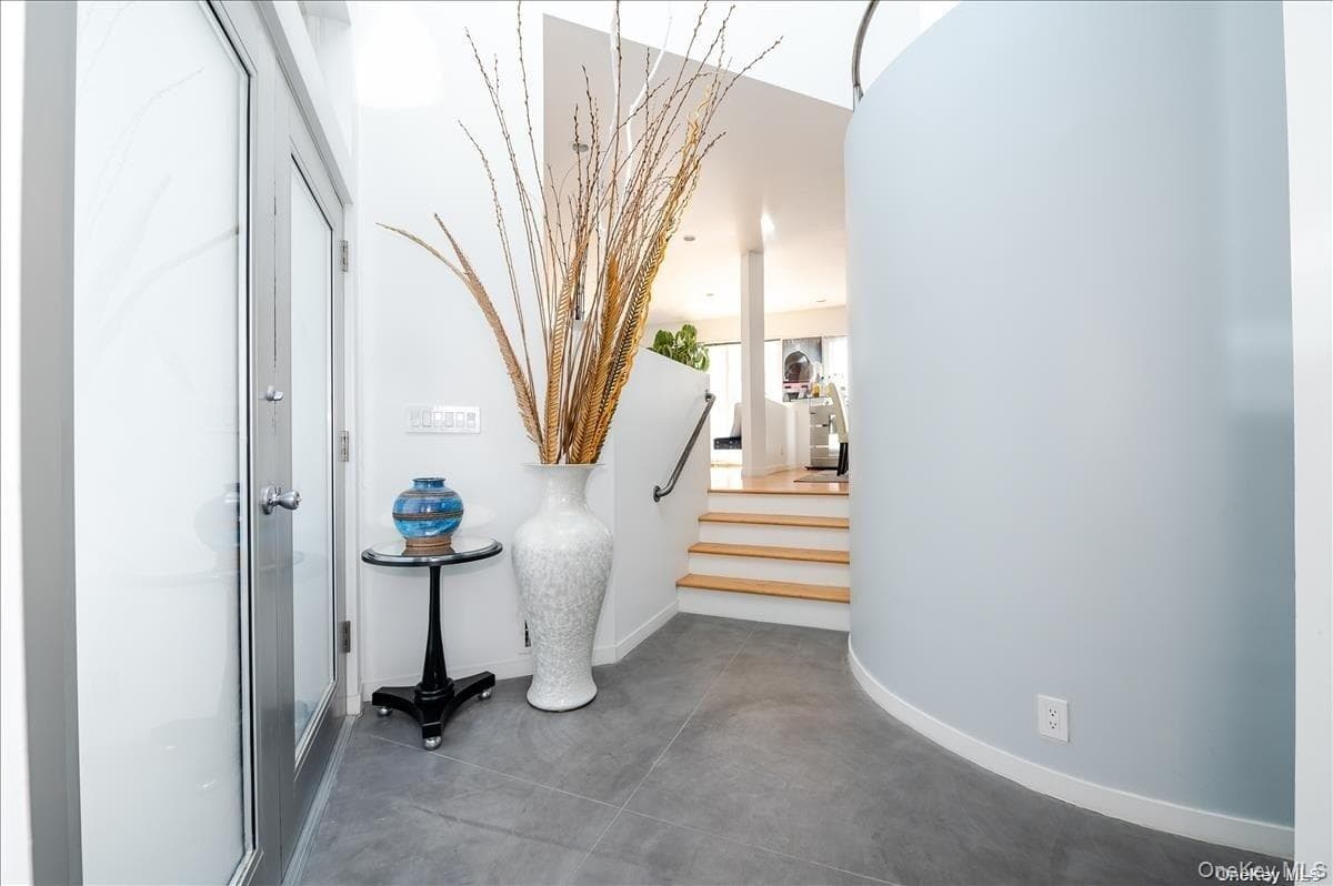17 New York Avenue Unit: House thumbnail 3