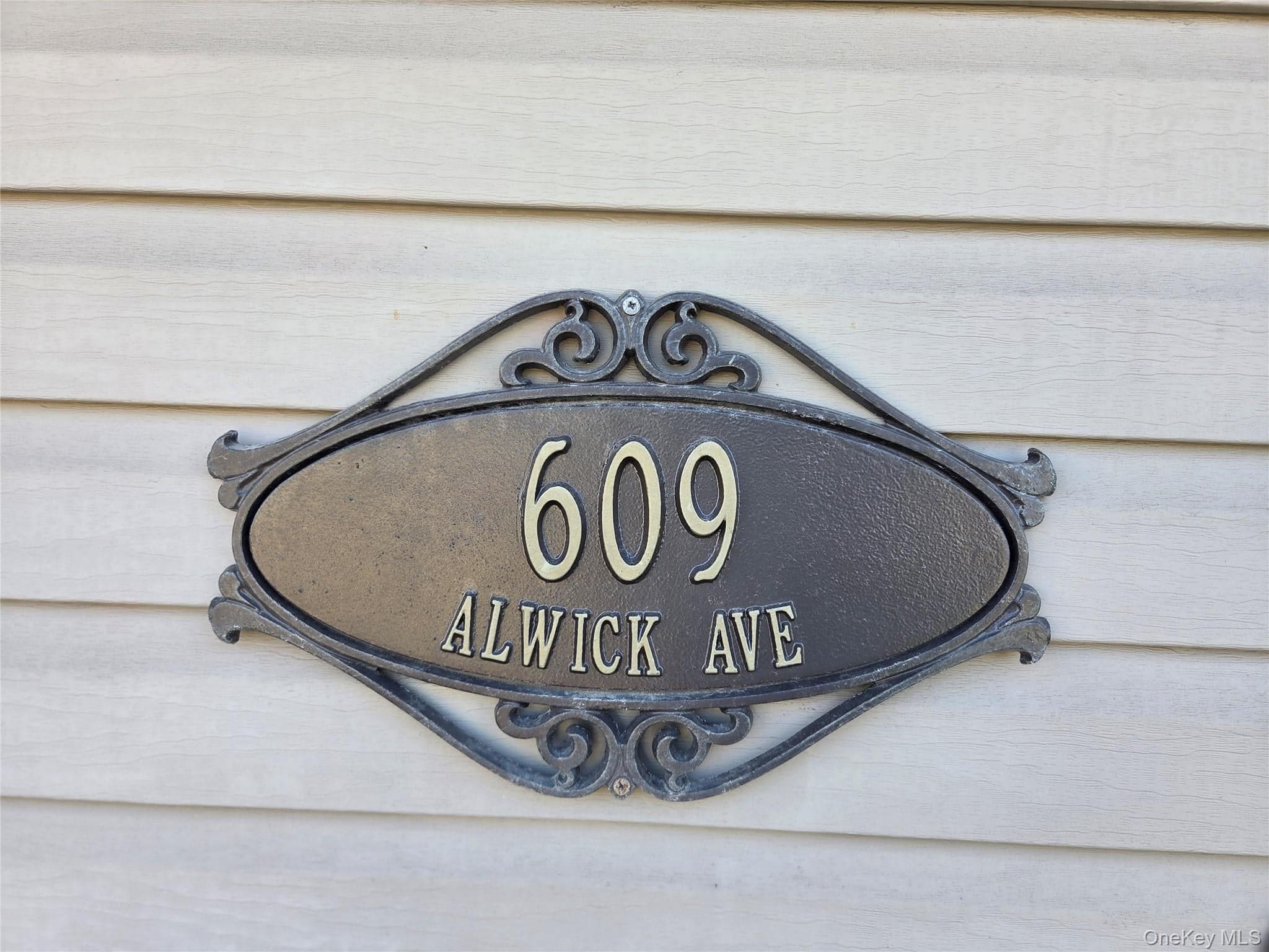 609 Alwick Avenue thumbnail 3