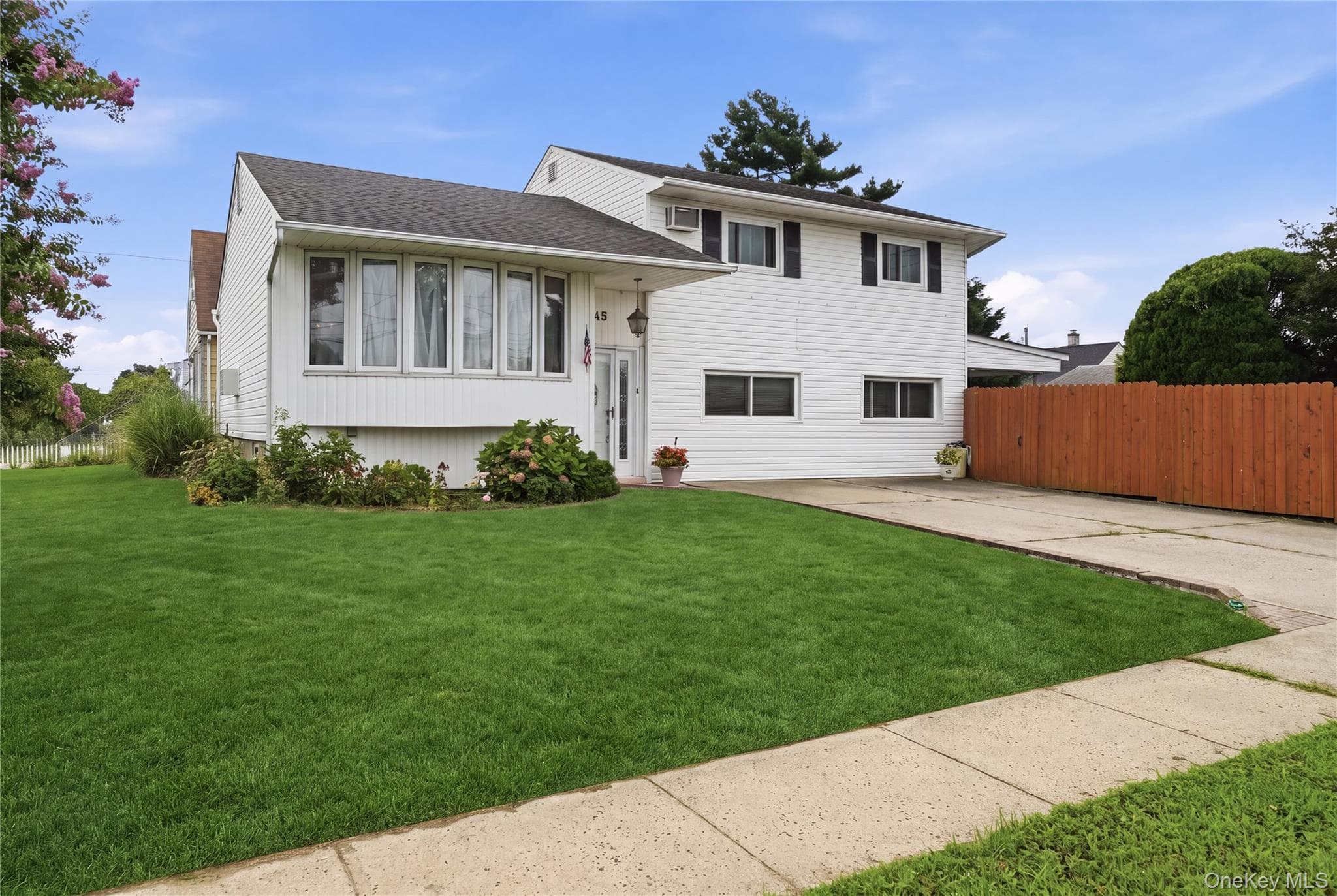 245 Seaford Avenue thumbnail 3