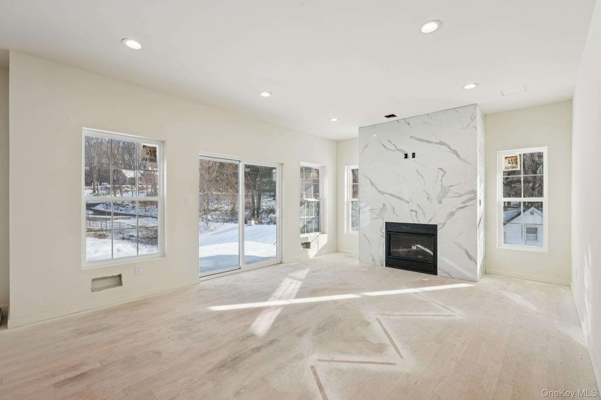14 Vargas (aka 70 Jessup Ln) Circle thumbnail 4