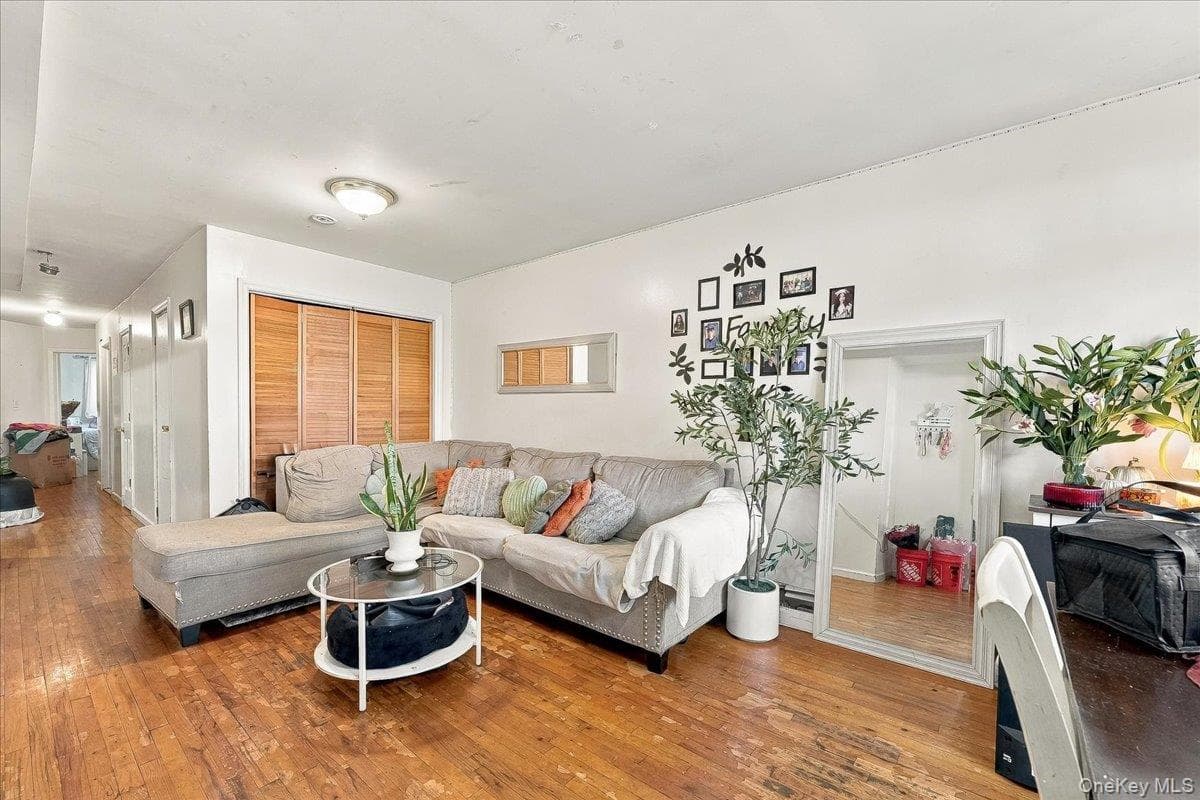 1174 Union Avenue thumbnail 5