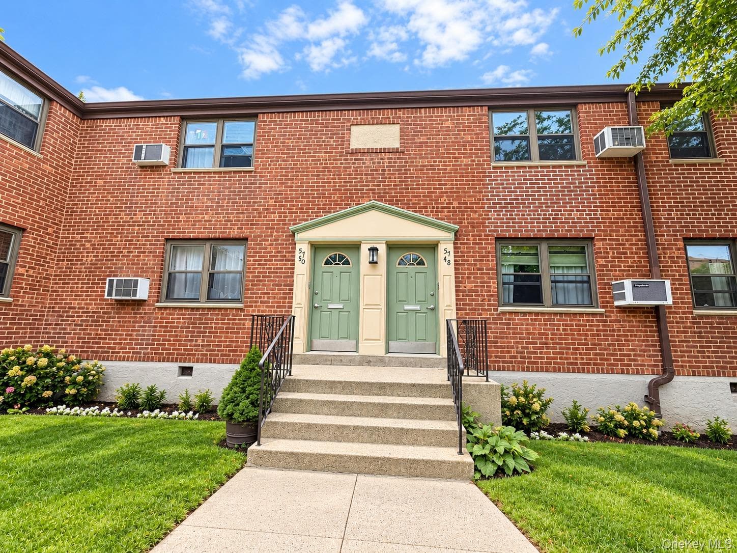57-48 246th Crescent Unit: C8 thumbnail 2