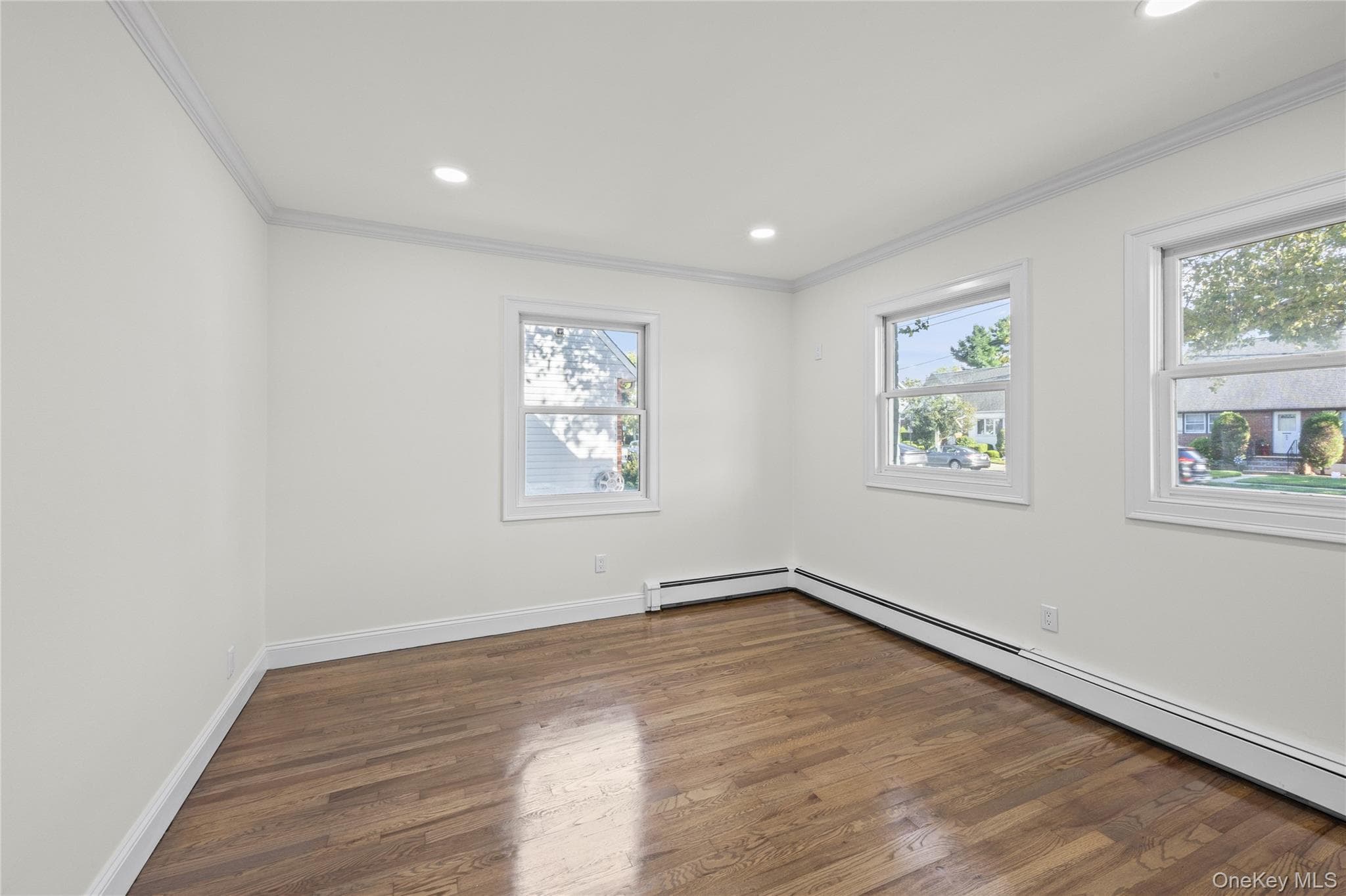 843 Jerusalem Avenue thumbnail 11
