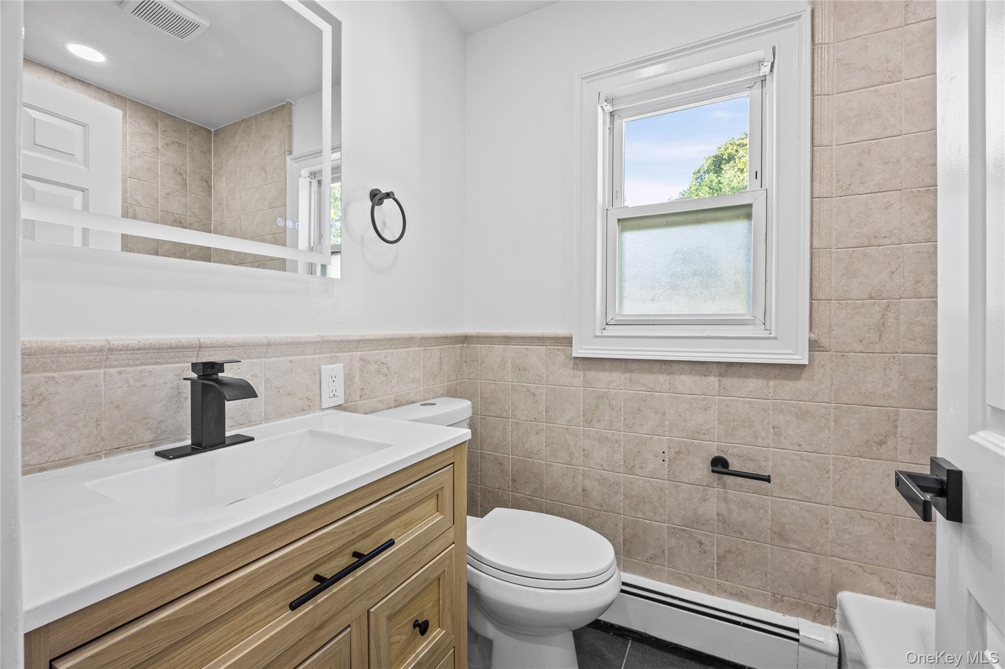 843 Jerusalem Avenue thumbnail 15