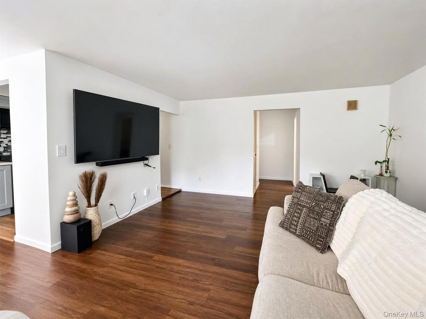408 Carpenter Avenue Unit: 4 thumbnail 7