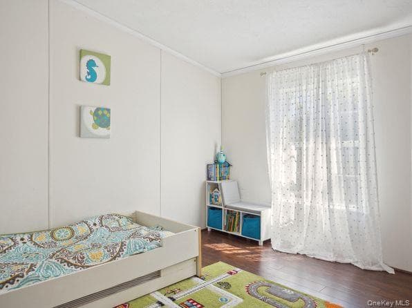 337 Three Mile Harbo Rd Unit: 10 thumbnail 8