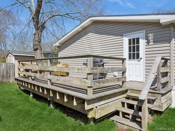 337 Three Mile Harbo Rd Unit: 10 thumbnail 11