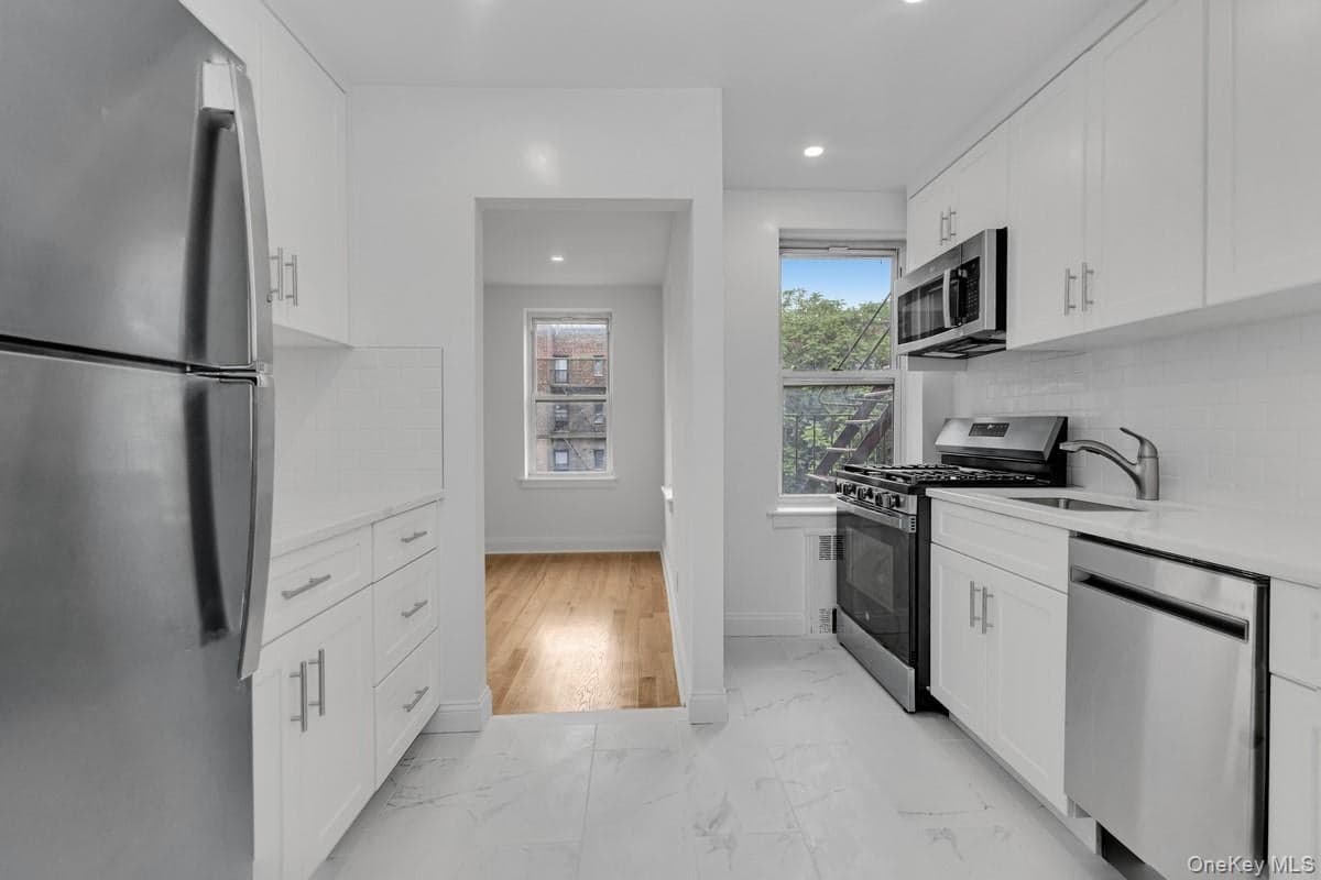 66-33 Yellowstone Boulevard Unit: 5D, Forest Hills