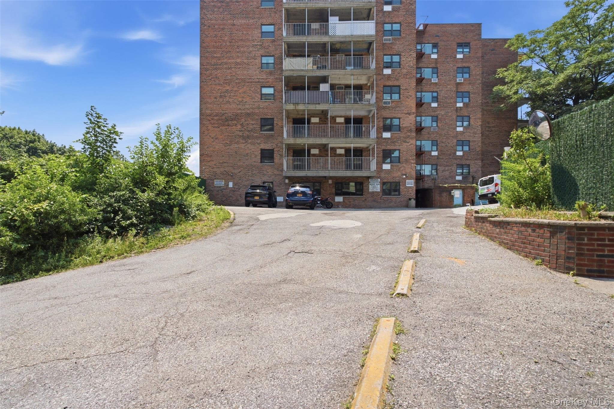 671 Bronx River Road Unit: 2N photo 1