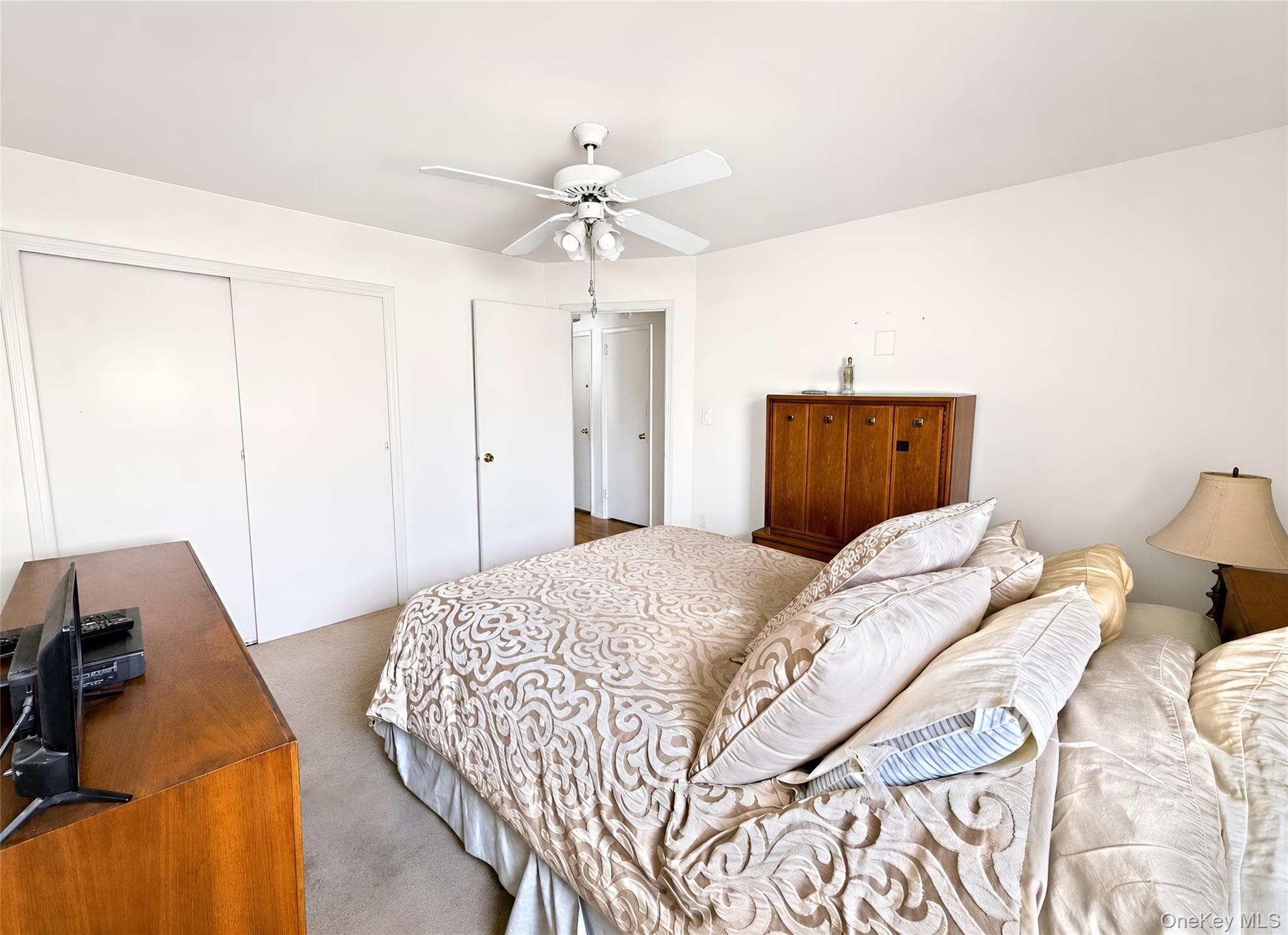 78 Gates Avenue thumbnail 15