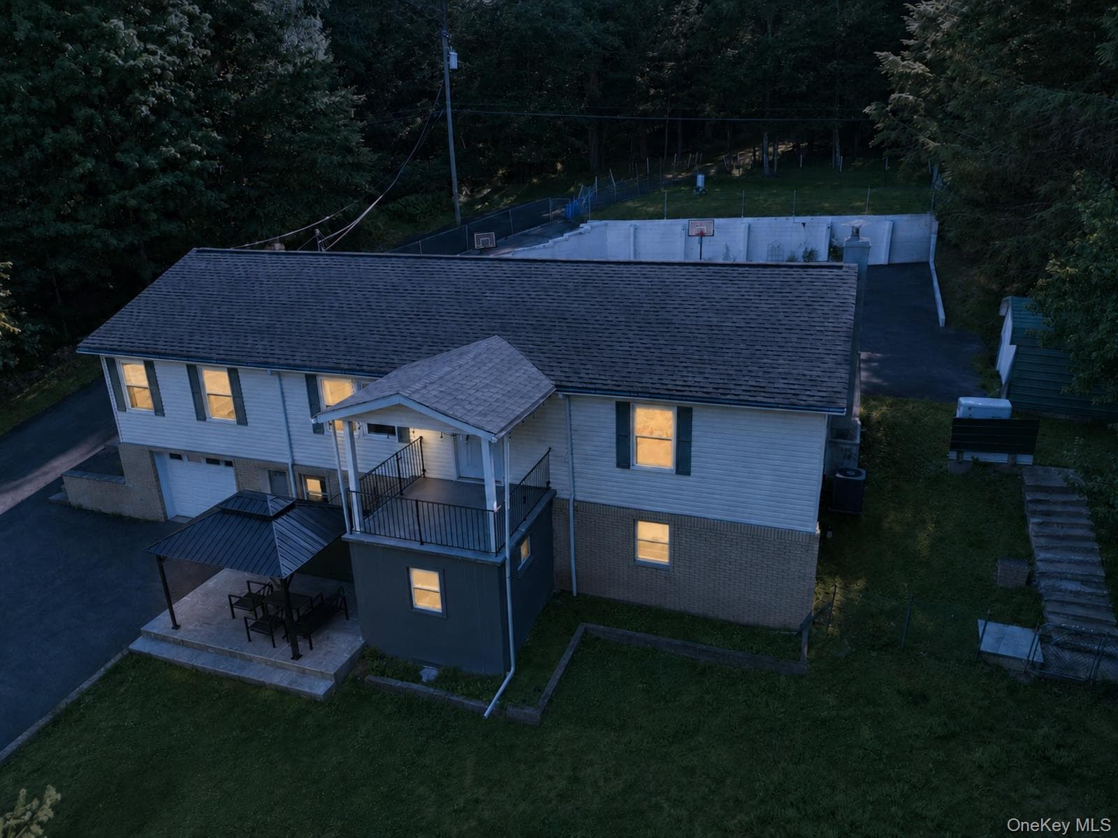 274 Grey Road thumbnail 2