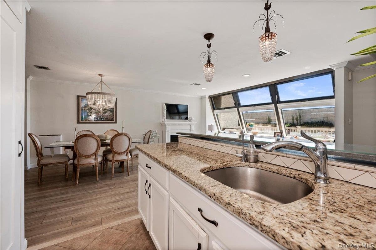 543 W Broadway Unit: A thumbnail 13