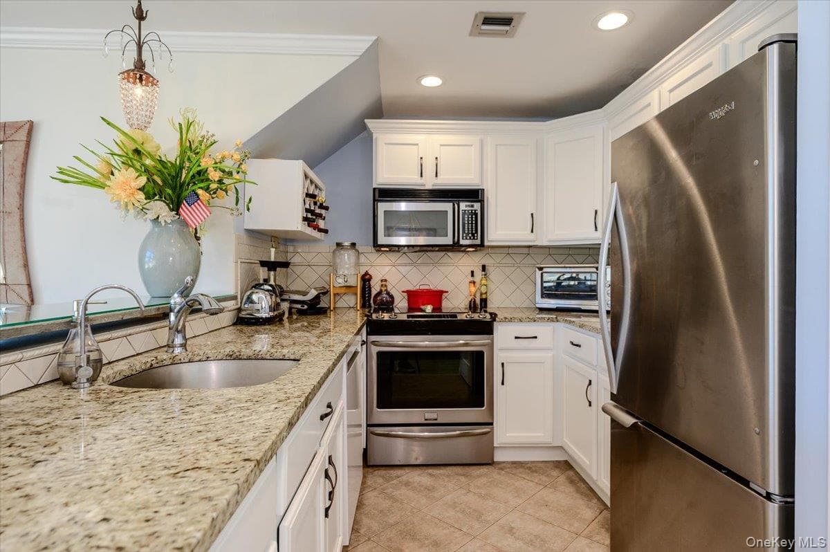 543 W Broadway Unit: A thumbnail 11