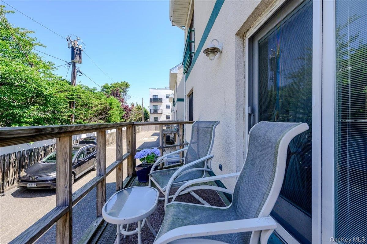 543 W Broadway Unit: A thumbnail 19