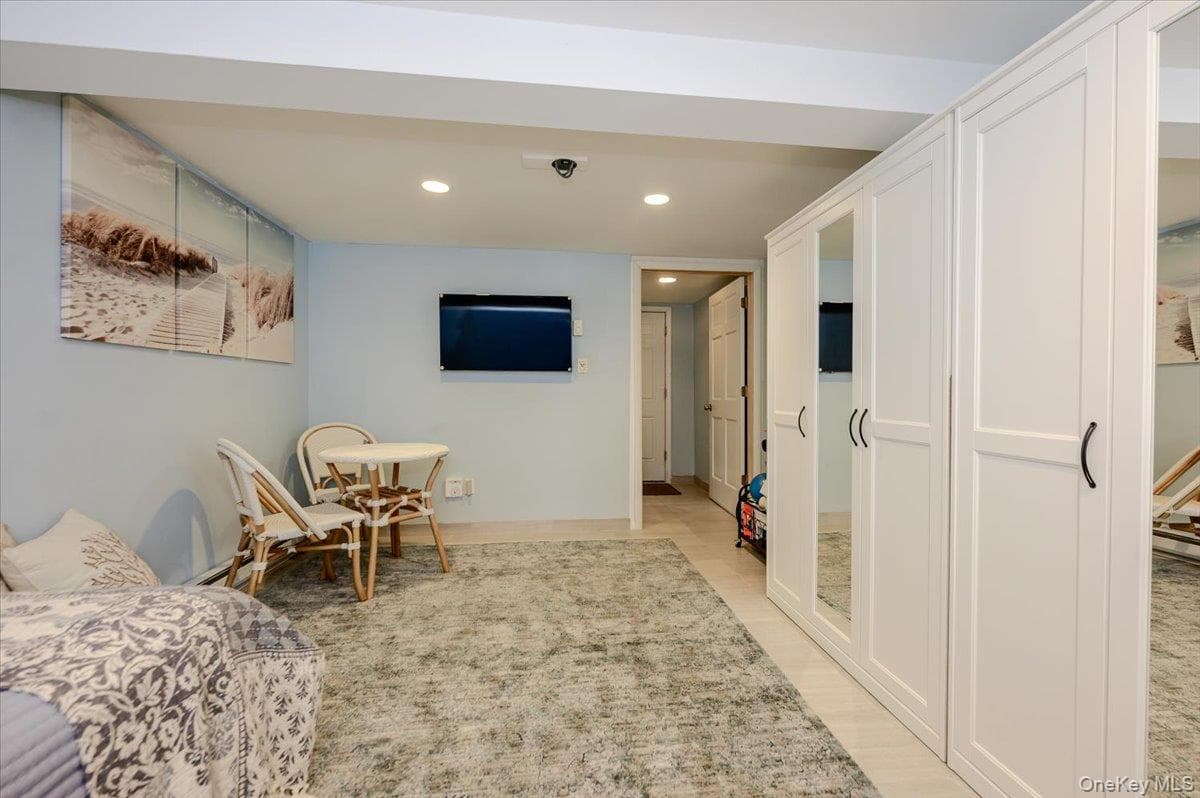 543 W Broadway Unit: A thumbnail 15