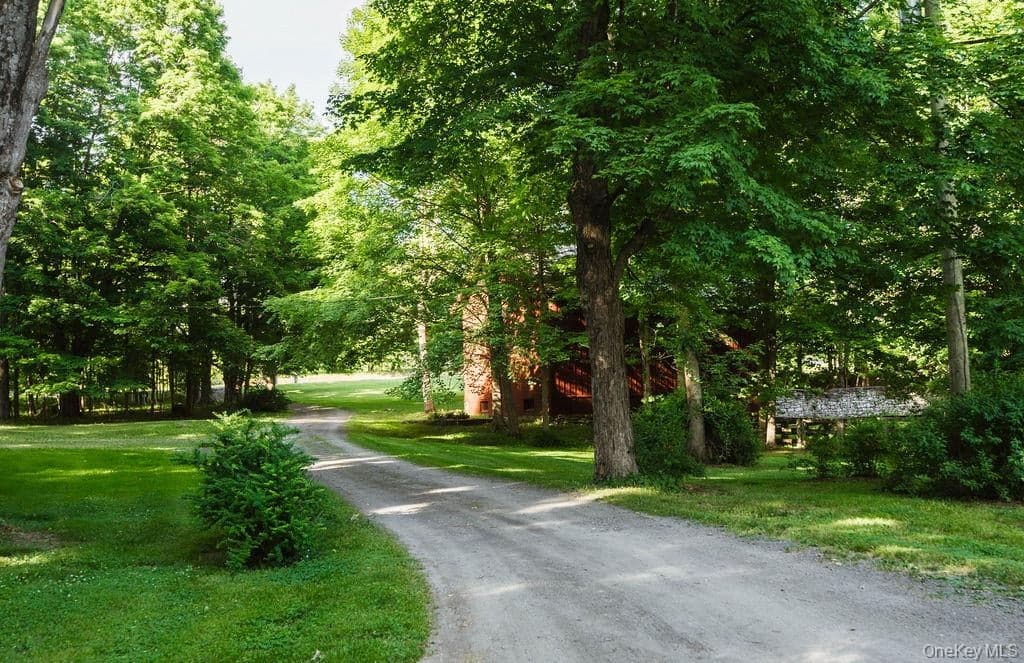 121 Coutant Road thumbnail 33