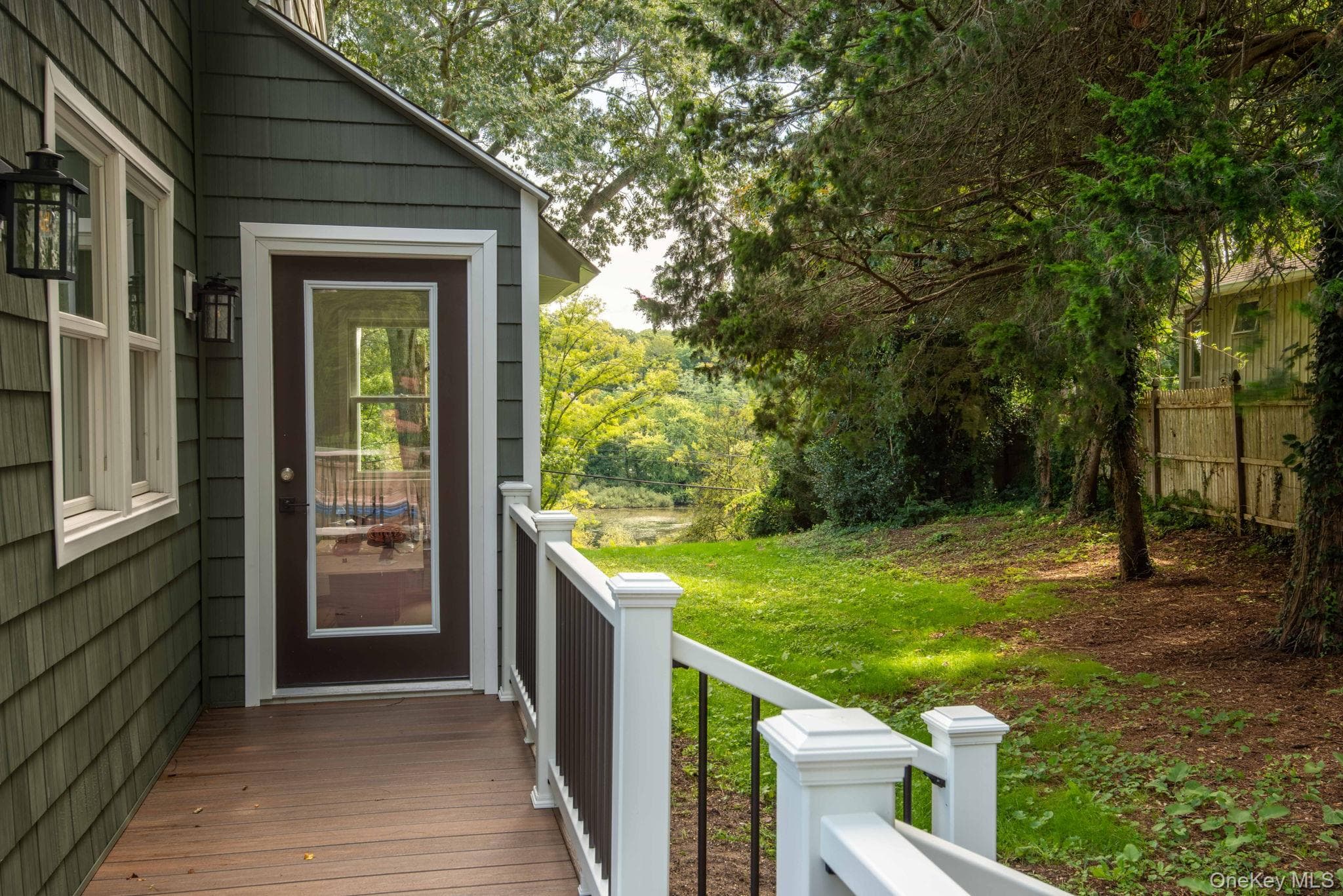 40 Lakeside Drive thumbnail 37