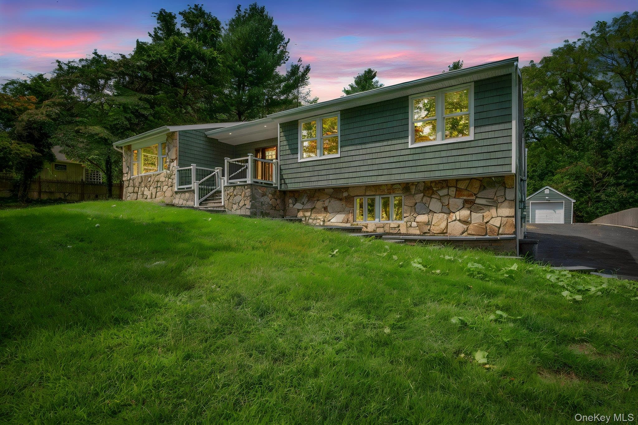 40 Lakeside Drive thumbnail 2