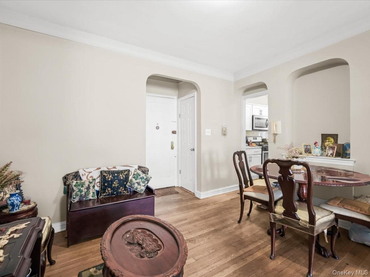 69-10 Yellowstone Boulevard Unit: 202 thumbnail 8