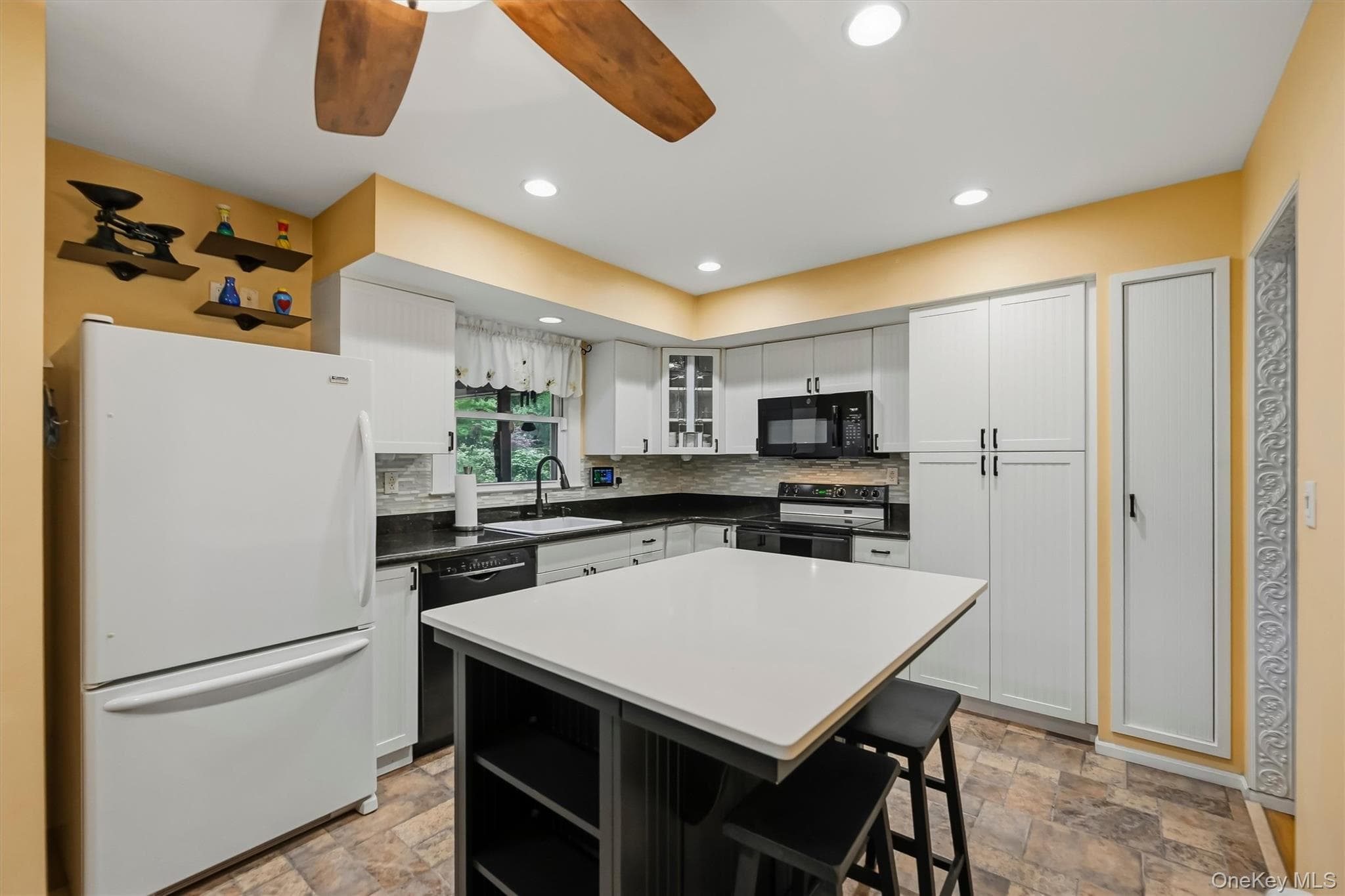 64 Forest Glen Road thumbnail 11