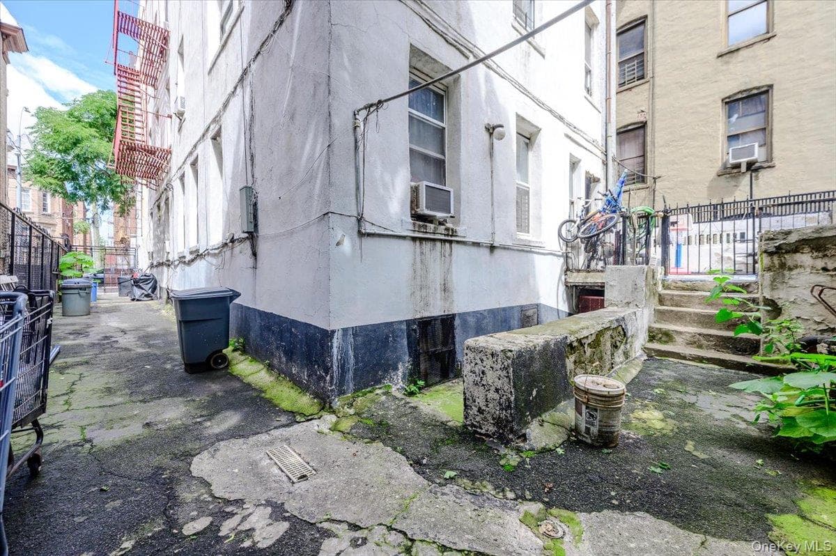780 Beck Street thumbnail 33