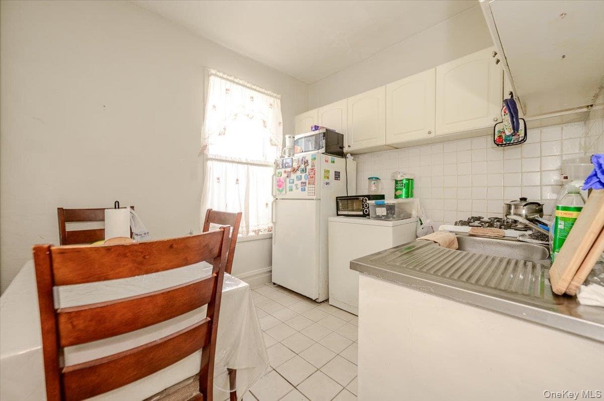 780 Beck Street thumbnail 25