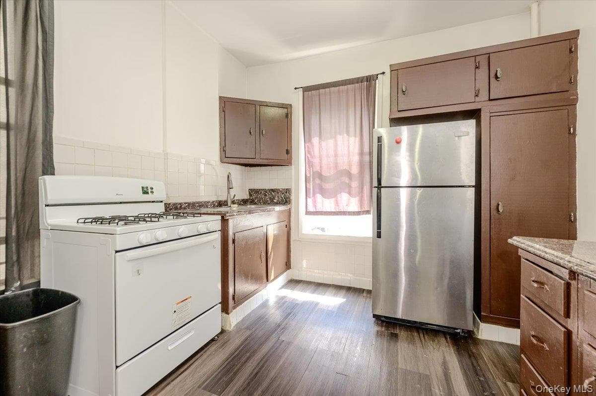 780 Beck Street thumbnail 2