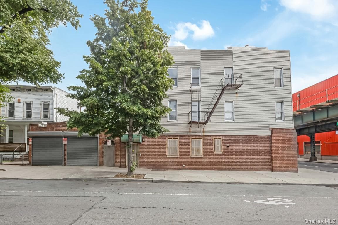 2693 Fulton Street thumbnail 2