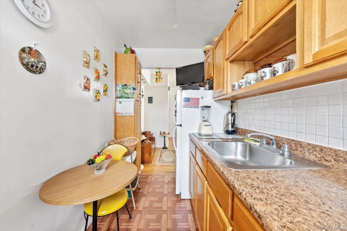 4265 Webster Avenue Unit: 7C thumbnail 6