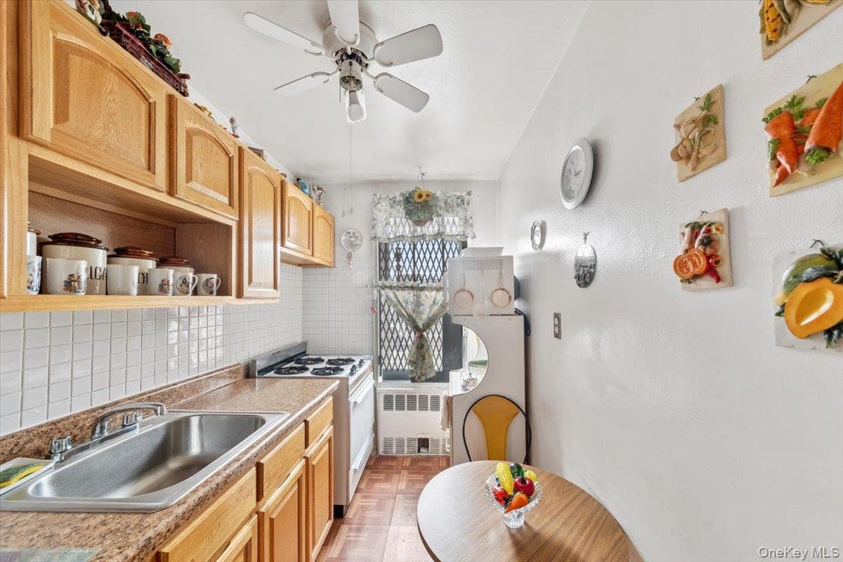 4265 Webster Avenue Unit: 7C thumbnail 5