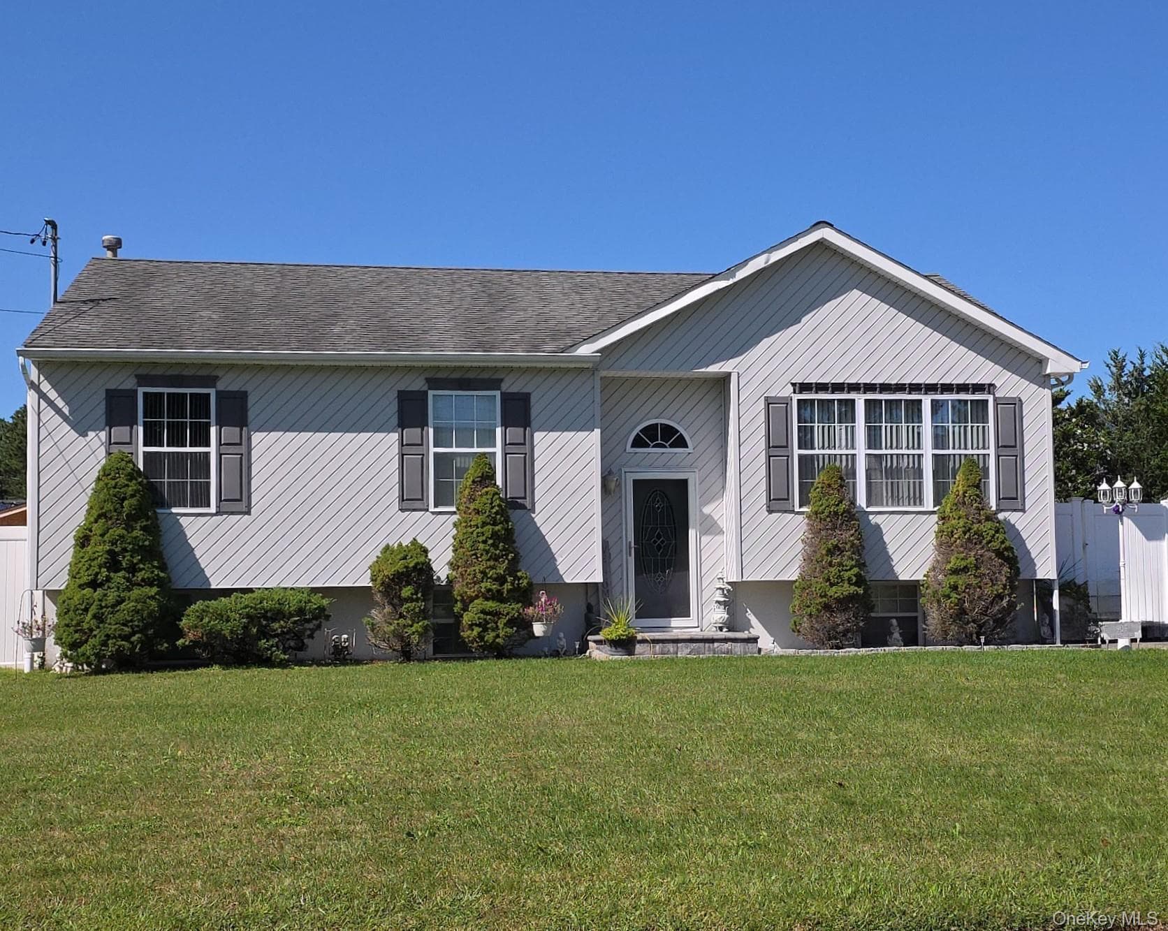 906 Bayview Avenue thumbnail 2